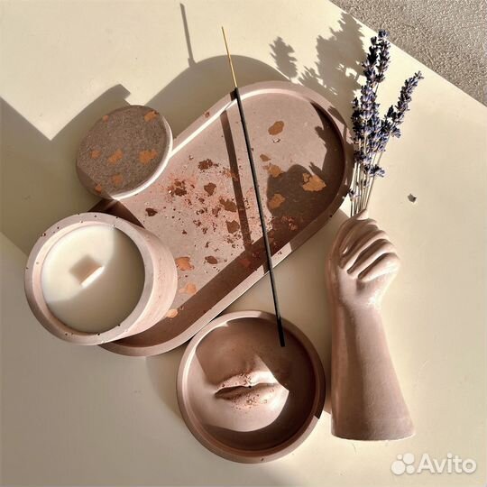 Набор со свечой, вазой и подставкой для благовоний