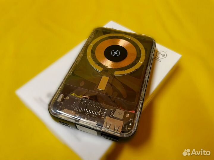 Внешний аккумулятор с беспроводной зарядкой