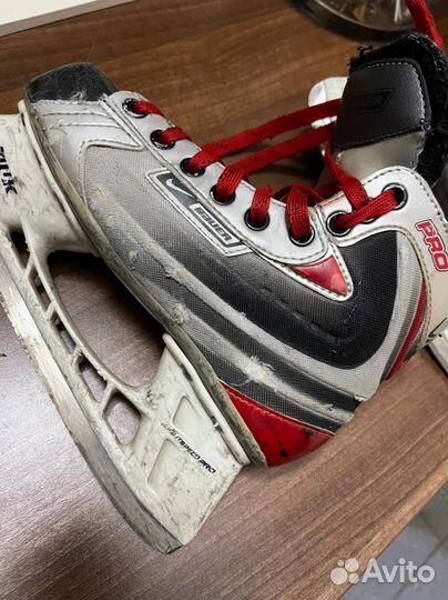 Коньки хоккейные