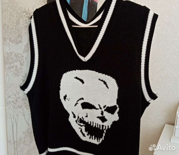 Жилетка с черепом