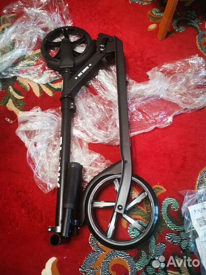 Новый самокат с ножным тормозом, колёса 20 см