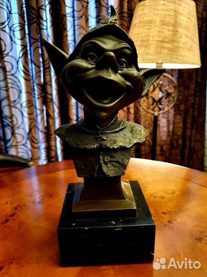 Бронзовая статуэтка