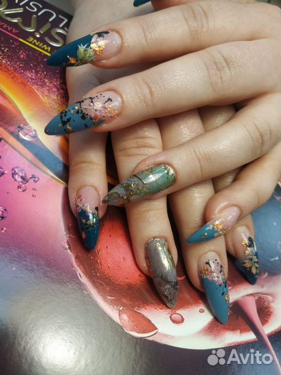 Мастер маникюра и педикюра