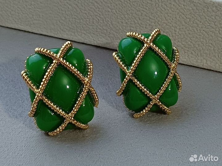 Стильные крупные серьги