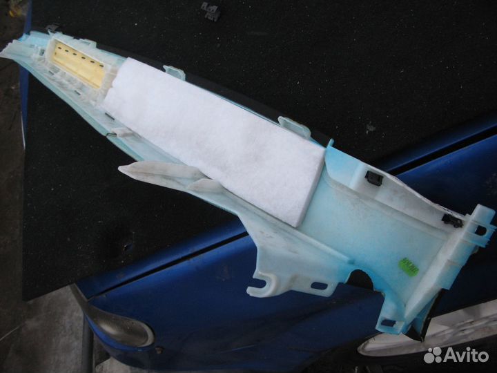 Обшивка стойки задняя правая Мерседес В221