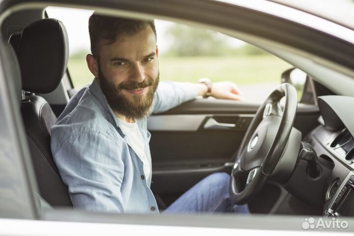 Требуется водитель на личном авто