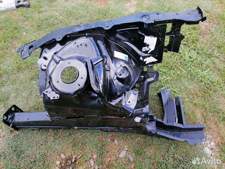 Брызговик+лонжерон правый Mercedes W221