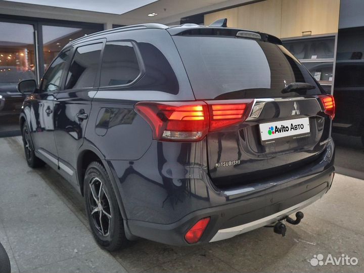 Mitsubishi Outlander 2.0 CVT, 2017, 139 250 км