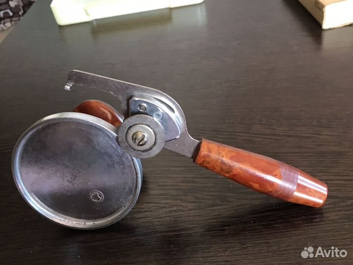 Кухонная утварь закатка, приспособления, крышка