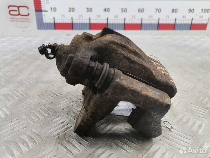 Суппорт задний левый Land Rover Discovery 3 2004