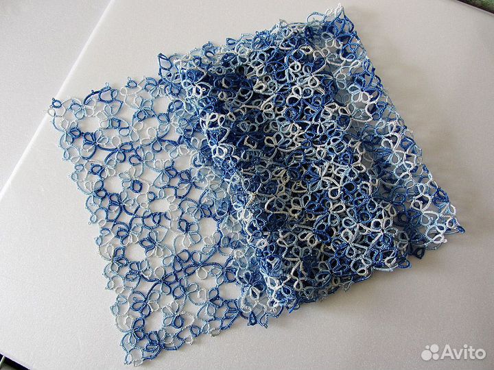 Шарф бело-голубой кружевной фриволите