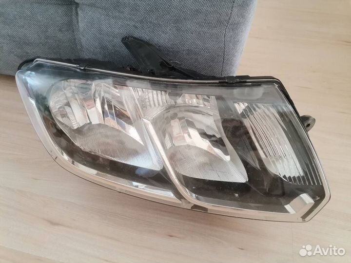 Фара правая Renault Logan 2, Sandero 2, 2013-2018