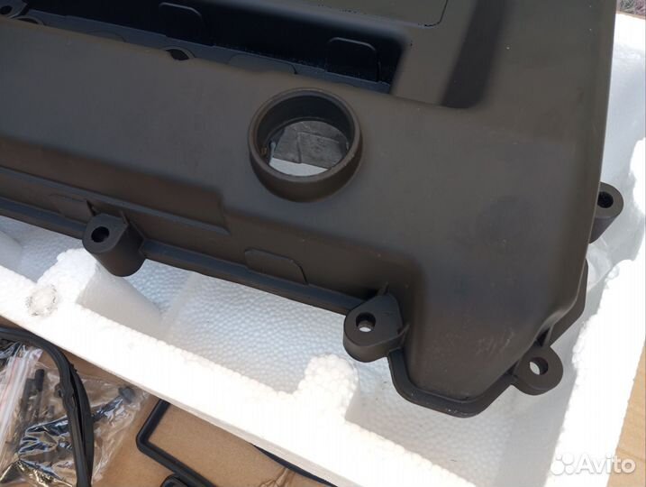 Клапанная крышка Ford, Volvo