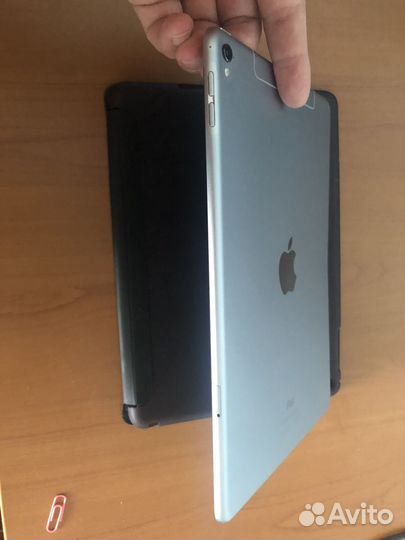 iPad Pro (9,7-дюймовый) модель: MLQ62RU/A