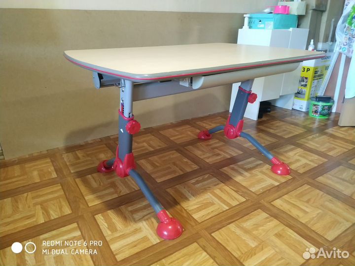Детский стол парта