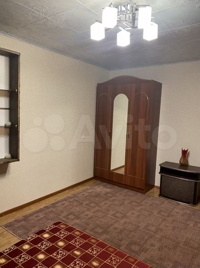 2-к. квартира, 65 м², 1/14 эт.