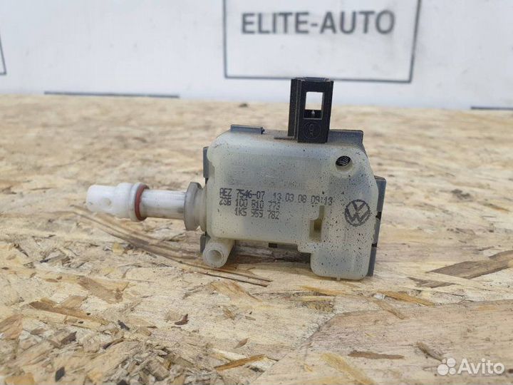 Активатор лючка бензобака Vw Phaeton 4.2 2009