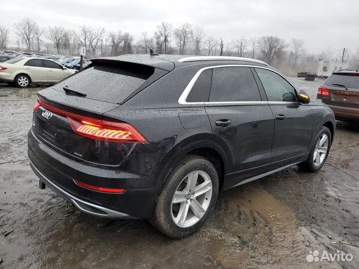 В разборе Audi Q8