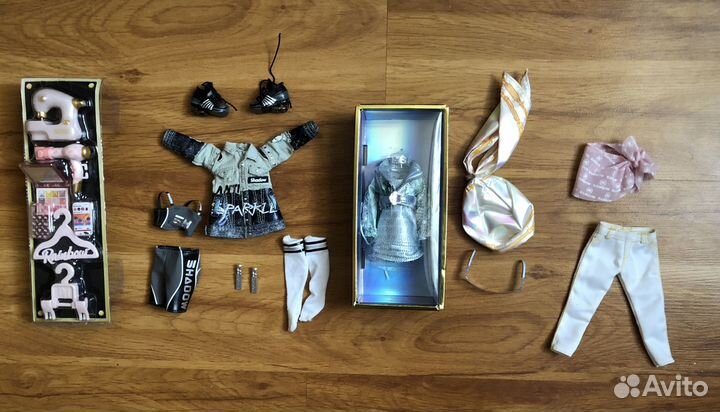 Аутфиты и аксессуары для кукол Rainbow High