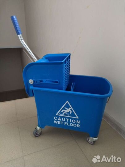 Ведро на колесах