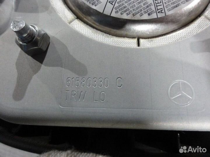 Подушка безопасности в рулевое колесо