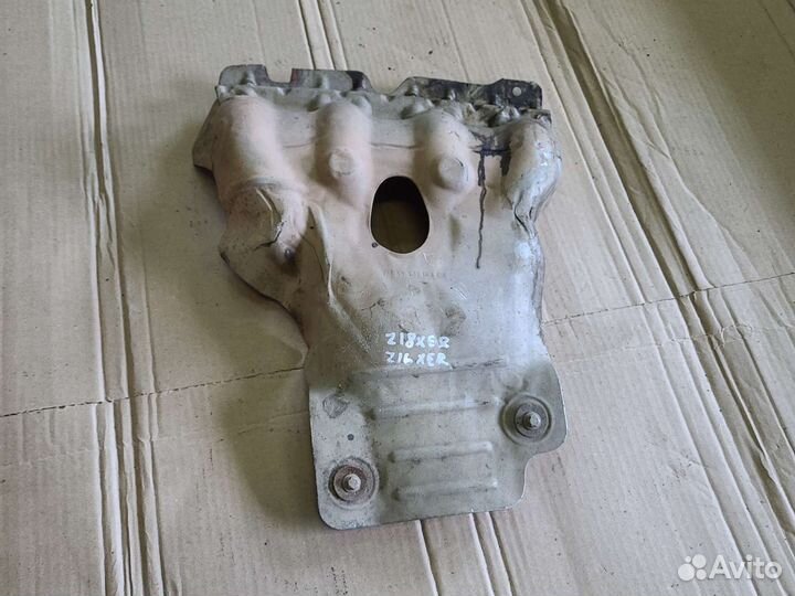 Кожух выпускного коллектора Opel Astra H Zafira B