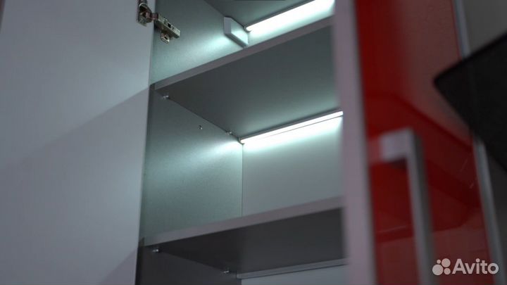 Подсветка дома и кухни в нескольких цветах