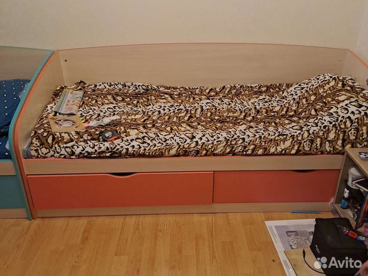 Детская кровать с выдвижными ящиками