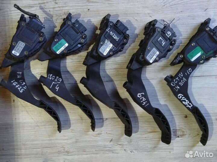 Педаль газа Skoda Octavia / Golf 4