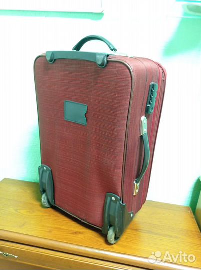 Чемодан на колесах