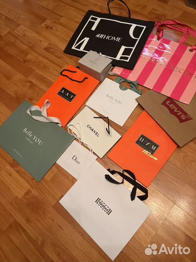 Пакеты Цум Chanel VS шопер Uniqlo пыльник 12 Stor