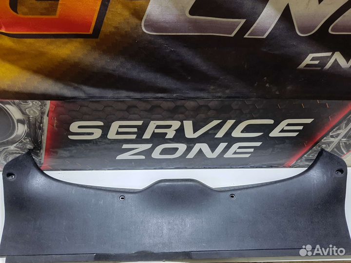 Обшивка багажника на заднюю панел Renault Megane 2