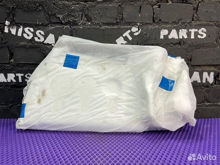 Обшивка пола задняя правая Nissan Leaf AZE0-061302