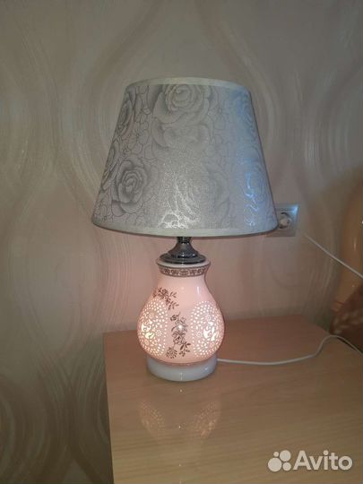 Лампа настольная