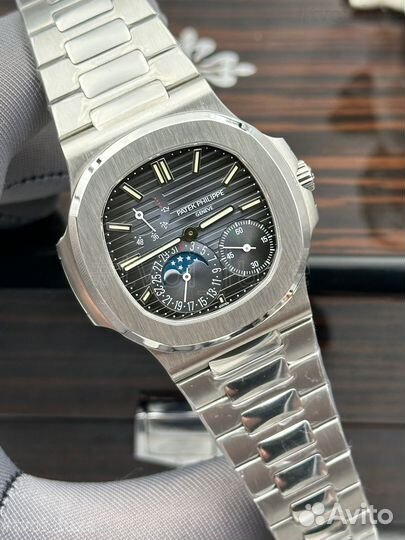 Часы patek philippe nautilus 5712