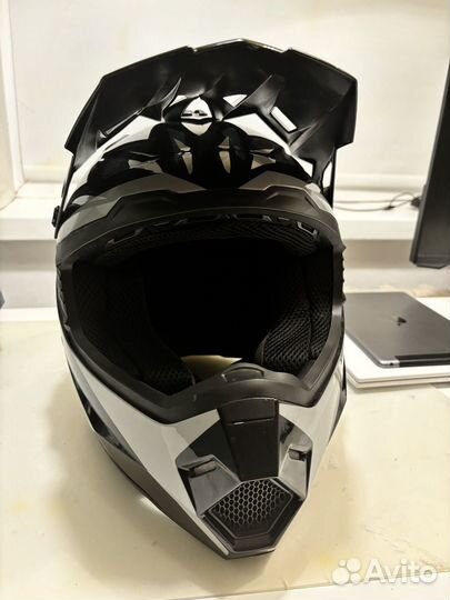 Шлем для мотоцикла кроссовый