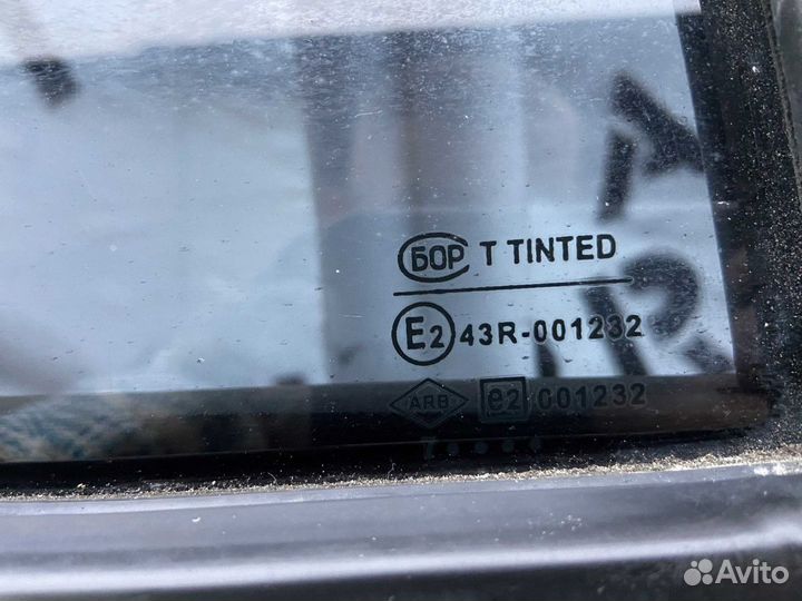 Стекло двери задней право renault Logan