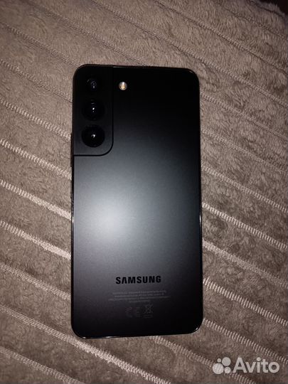 Samsung Galaxy S22, 8/256 ГБ
