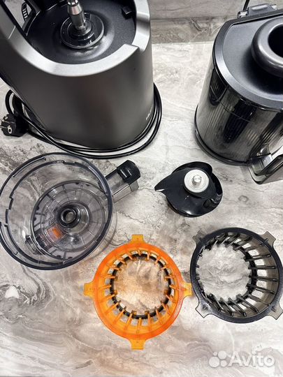 Соковыжималка шнековая hurom-h200