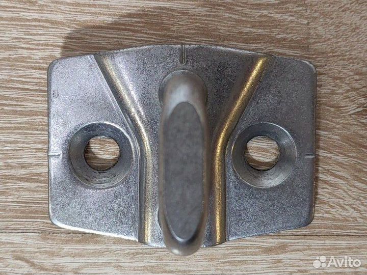 Скоба замка Bmw 5 F10 N63B44 2011