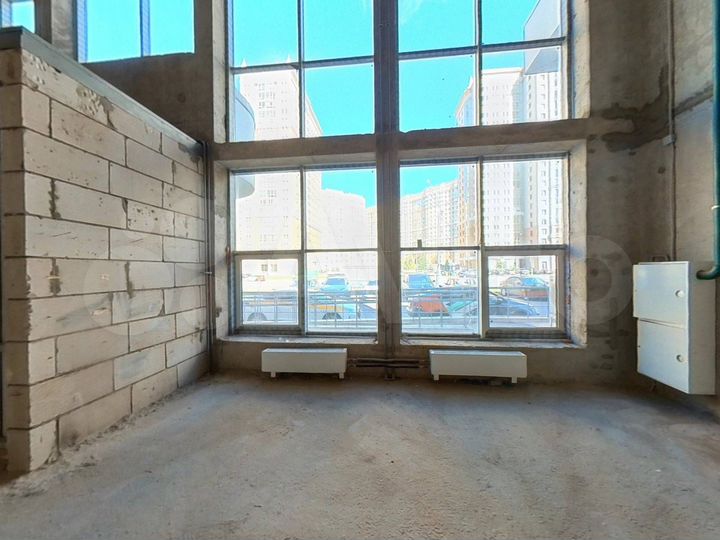 Помещение с отдельным входом в высотке на Мосфильм