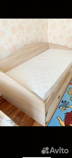 Кровать односпальная с матрасом бу