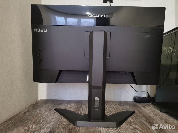 Монитор Gigabyte m32u
