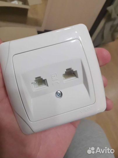 Розетка настенная