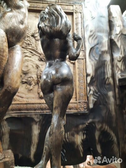 Моника скульптура