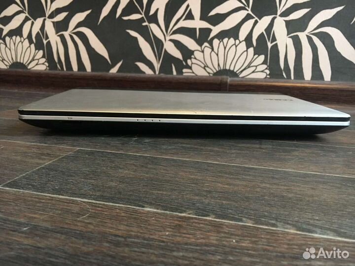 Samsung np300e5a (i3, gt520mx)