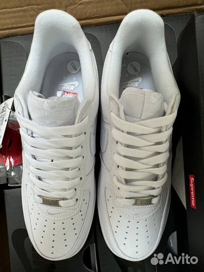 Кроссовки Nike Air Force 1 Supreme белые