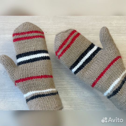 Варежки вязаные женские