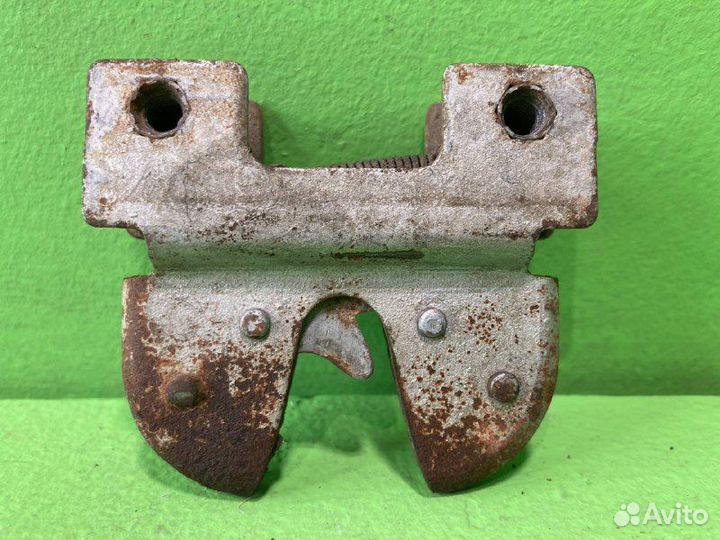 Замок вещевого ящика MAN TGA