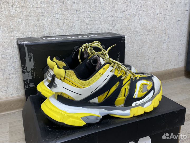 Balenciaga track